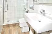 Zweites Badezimmer mit Dusche - 