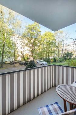 Balkon mit Blick in den Innenhof - Etagenwohnung mit 62,00 m&sup2; in Berlin zum Kaufen