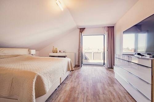 ...sowie das Hauptschlafzimmer... - 