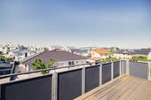 ...und Balkon. - 