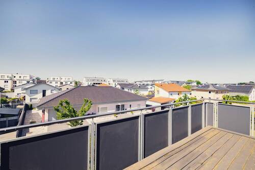 ...und Balkon. - 
