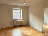 Wohnzimmer - 2,5 Zimmerwohnung in FH-Nähe frei