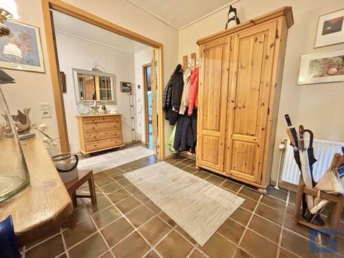 Eingangsbereich - 4 Zimmer Mehrfamilienhaus, Wohnhaus zum Kaufen in Heikendorf