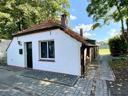 Nebeneingang - 2 Zimmer Einfamilienhaus zum Kaufen in Jever