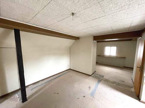 großer Raum Dachgeschoss - 