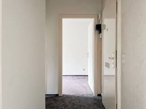 Flur - 2 Zimmer Etagenwohnung zum Kaufen in Hannover