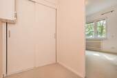 Flur mit Einbauschrank - 
