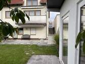 Seitlicher Eingang mit Pavillon - 