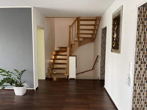 Wohnzimmer - Treppenhaus - Doppelhaushälfte mit 160,00 m² in Ansbach zum Kaufen