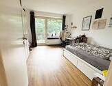 Schlafen Zug. Balkon 2 - 4 Zimmer Etagenwohnung in Köln