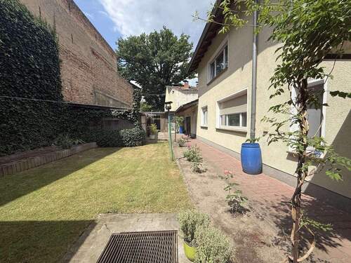 Ansicht Innenhof - Mehrfamilienhaus, Wohnhaus in Golßen zum Kaufen