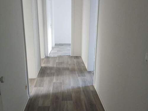 1000000085.jpg - AB 01.01.2026: Tolle 4-Zimmer Wohnung mit Duschbad und Balkon im Zentrum!