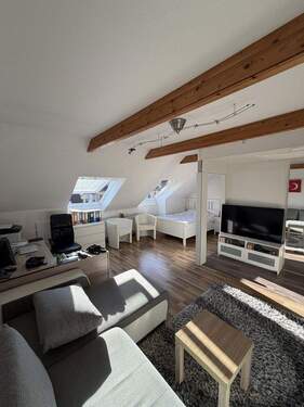 Dachbodenwohnung - 