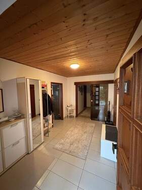 Eingang Flur - 6 Zimmer Reihenmittelhaus zum Kaufen in Nürnberg