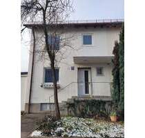 Provisionsfrei! Reiheneckhaus mit Entwicklungspotenzial in ruhiger Bestlage von München-Moosach