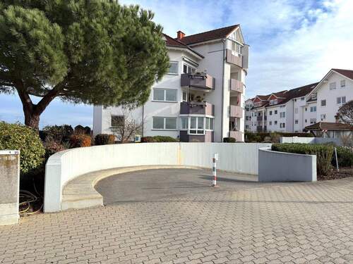 - Tiefgarage außen 1 - 