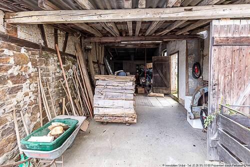 Unterstand Scheune links - 