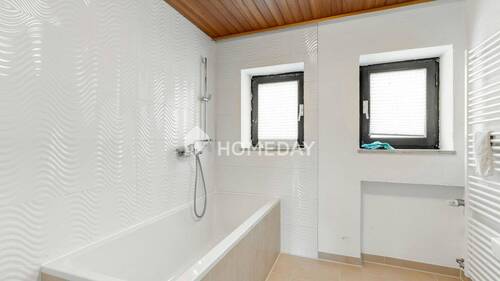 EG Badezimmer 2 - Einfamilienhaus mit 208,00 m&sup2; in Bad Füssing zum Kaufen