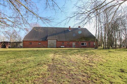 Ansicht von Westen - Renovierungsbedürftiges Bauernhaus mit Nordsee-Blick in Holzständerbauweise - 6WE möglich