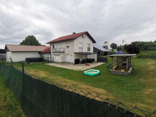 Wohnhaus und Garten - Wohnhaus für Wohnen und Gewerbe mit großem Grundstück