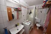 EG Tageslichtbad mit Dusche - 
