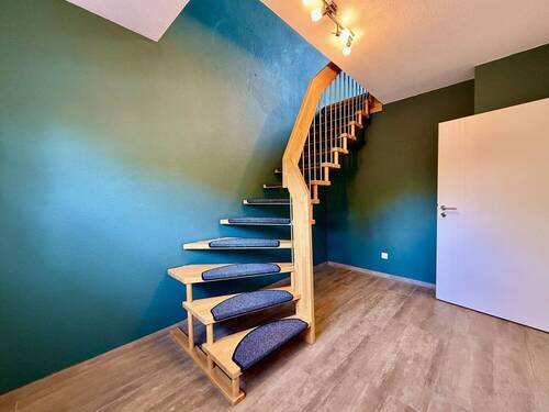 Durchgangsraum zum DG - 