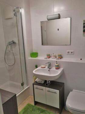 Gästebad mit Dusche - 