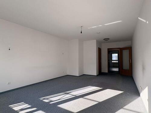 Wohnzimmer - 3 Zimmer Etagenwohnung zum Kaufen in Frankfurt am Main