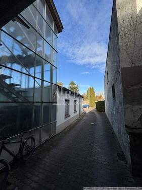 Einfahrt und Treppenhaus - Mehrfamilienhaus, Wohnhaus in Köthen zum Kaufen