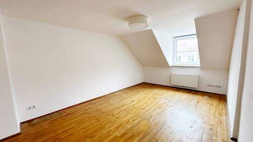 Zimmer 1 - 2 Zimmer Etagenwohnung zur Miete in München