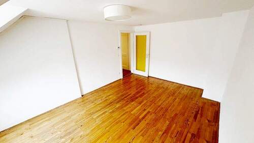 Zimmer 1 - 2 Zimmer Etagenwohnung in München