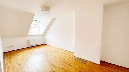 Zimmer 2 - Etagenwohnung mit 48,00 m² in München zur Miete