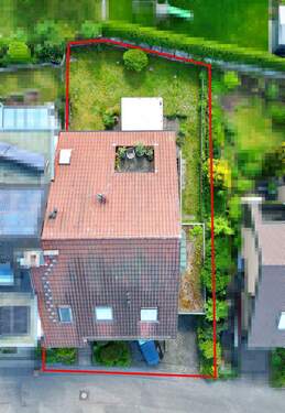 Vogelperspektive - Mehrfamilienhaus, Wohnhaus mit 145,00 m&sup2; in Weinstadt zum Kaufen