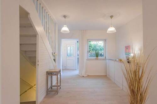 Bild 1 - Lichtdurchflutetes Reihenhaus mit Garage & Garten in Bramfeld