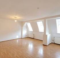 geräumige 3- Raumwohnung mit Einbauküche im Dachgeschoss ! - Görlitz Innenstadt