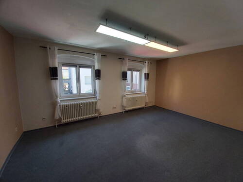 Wohnzimmer - 3 Zimmer Etagenwohnung in Kornwestheim