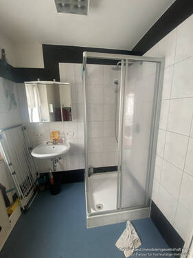 Bad mit Dusche - 1 Zimmer Etagenwohnung zur Miete in Heilbronn