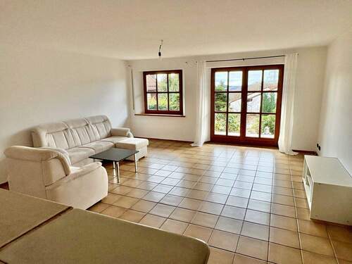 Wohnbereich - 2 Zimmer Etagenwohnung zur Miete in Deggendorf