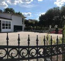 Großes außergewöhnlich geschmackvolles Wohn- Geschäftshaus mit Büro, Laden, Lager, Garagen, u.v.m. - Maxhütte-Haidhof