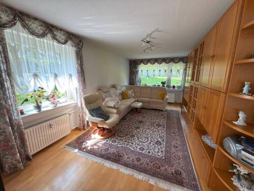 Wohnzimmer - 4 Zimmer Etagenwohnung in Rottweil