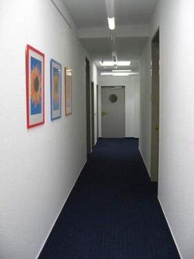 Öffentlicher Bereich im Dachgeschoss - 2 Zimmer Büro in Berlin