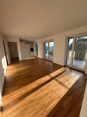 Blick in den Wohn-/Küchenbereich - 2 Zimmer Etagenwohnung in Schweinfurt