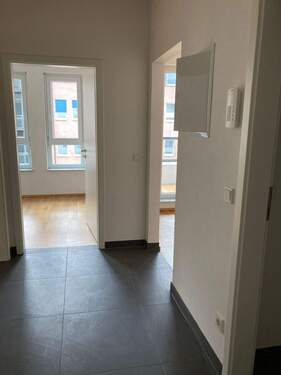 Referenzbild Flur mit Türen zum Bad und Schlafzimmer.JPG - Etagenwohnung mit 68,60 m&sup2; in Leipzig zur Miete