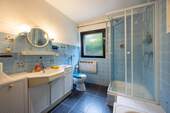 UG: Tageslichtbad mit Dusche - 