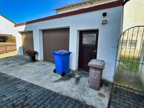 Doppelgarage - Einfamilienhaus mit 140,00 m&sup2; in Hengersberg zum Kaufen