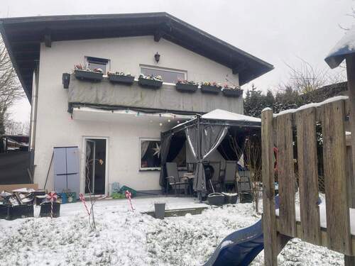 Garten und Terrasse - 7 Zimmer Einfamilienhaus in Mücke
