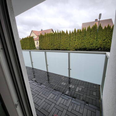 Blick zum Balkon - *** schöne 2 Zi-Whg mit Balkon in Ergoldsbach TOP LAGE ***