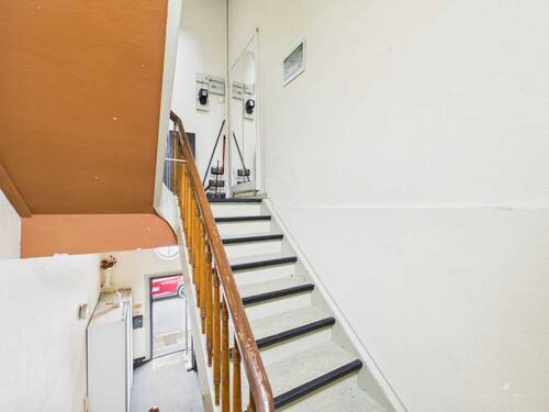 Treppenhaus 1.OG - Mehrfamilienhaus, Wohnhaus mit 140,00 m&sup2; in Bremerhaven / Geestemünde zur Miete
