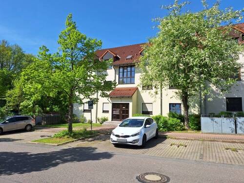 Stellplatz - Machern: Lichtdurchflutete 3-Zimmer-Wohnung mit Balkon im 1. OG