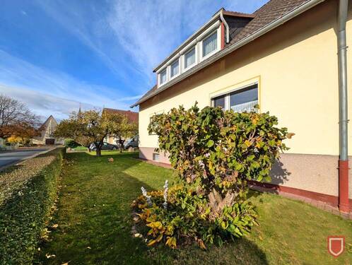 Vorgarten - 6 Zimmer Einfamilienhaus zum Kaufen in Calden